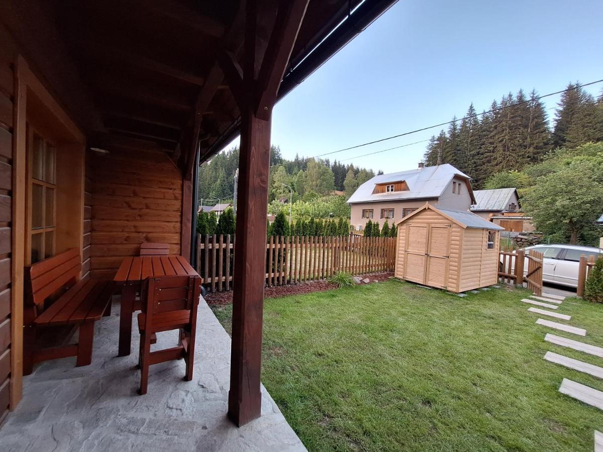 Apartman Jezerne Velké Karlovice Esterno foto