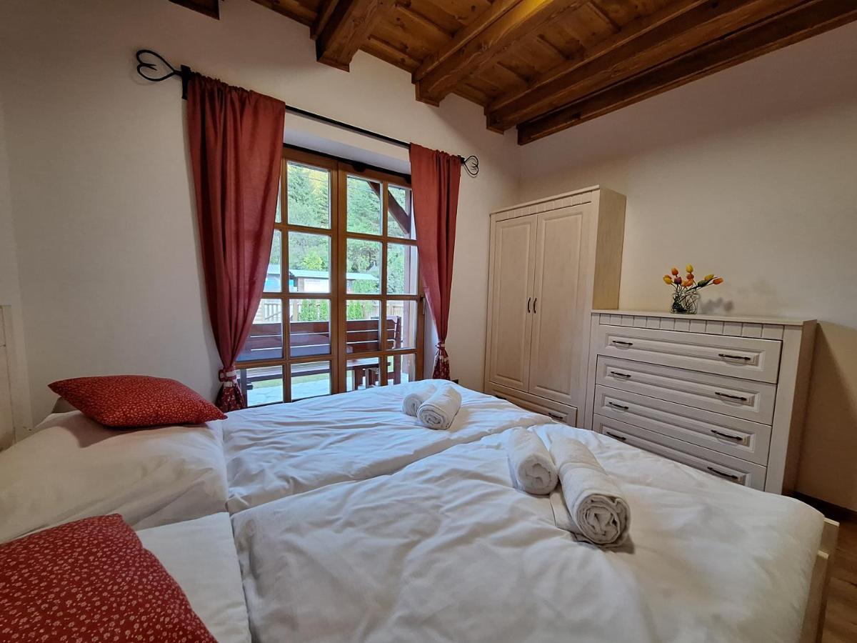 Apartman Jezerne Velké Karlovice Esterno foto